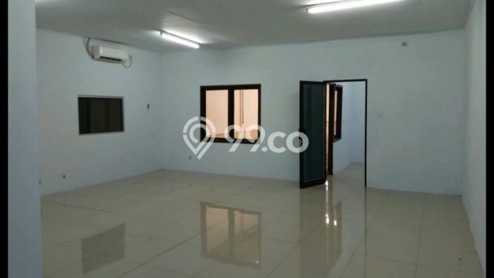 Disewakan Gudang di Pusat Kota Tangerang Ramai Strategis Disewakan Gudang di Pusat Kota Tangerang Ramai Strategis