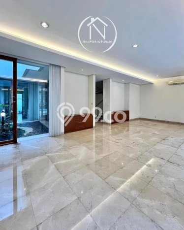 Jual Rumah Luas Megah Dengan View Cantik di Kemang, Jakarta Selatan Jual Rumah Luas Megah Dengan View Cantik di Kemang, Jakarta Selatan