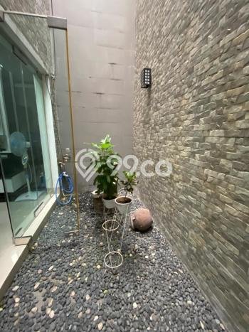 Rumah Mewah LB 500m2 Siap Huni Desain Elegan di Tanjung Duren, Jakarta Barat Rumah Mewah LB 500m2 Siap Huni Desain Elegan di Tanjung Duren, Jakarta Barat