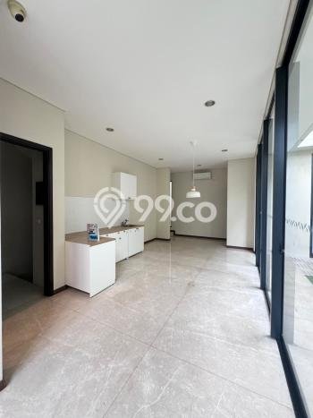 Rumah Premium di BSD, 4 KM, Area Nyaman, Luas 180m² Bangunan 242m² Rumah Premium di BSD, 4 KM, Area Nyaman, Luas 180m² Bangunan 242m²