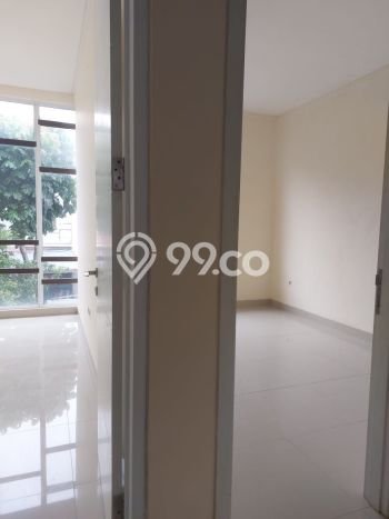 LOKASI TERBAIK! Rumah di Green Lake City, 4 KT, Lingkungan Elite, Luas 108m² LB 156m² LOKASI TERBAIK! Rumah di Green Lake City, 4 KT, Lingkungan Elite, Luas 108m² LB 156m²