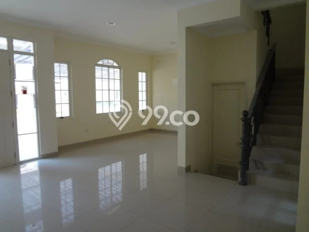 Rumah Elit Modern Tanpa Renovasi di Green Lake City Jakarta Barat Rumah Elit Modern Tanpa Renovasi di Green Lake City Jakarta Barat