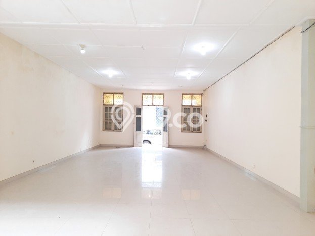 Ruko Siap Pakai di Semarang Tengah, Luas 360m2m², Kawasan Bisnis Ruko Siap Pakai di Semarang Tengah, Luas 360m2m², Kawasan Bisnis