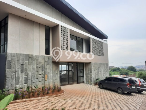 Komersial disewakan di Gajah Mungkur Semarang dengan luas bangunan 470m2 Komersial disewakan di Gajah Mungkur Semarang dengan luas bangunan 470m2