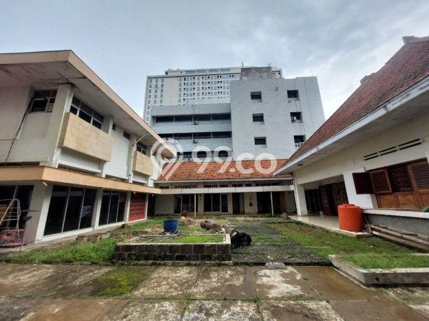 Dijual Hunian Mewah dengan Fasilitas Sekitar Komplit di Semarang Tengah, Semarang Dijual Hunian Mewah dengan Fasilitas Sekitar Komplit di Semarang Tengah, Semarang