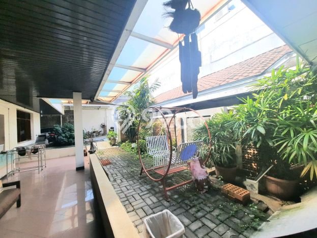 Rumah Elit LB 600m2 Siap Pakai Desain Elegan di Sekayu, Semarang Rumah Elit LB 600m2 Siap Pakai Desain Elegan di Sekayu, Semarang