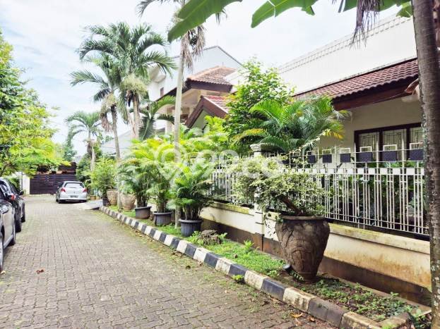Rumah Luxury Modern Siap Huni di Bintaro Tangerang Selatan Rumah Luxury Modern Siap Huni di Bintaro Tangerang Selatan