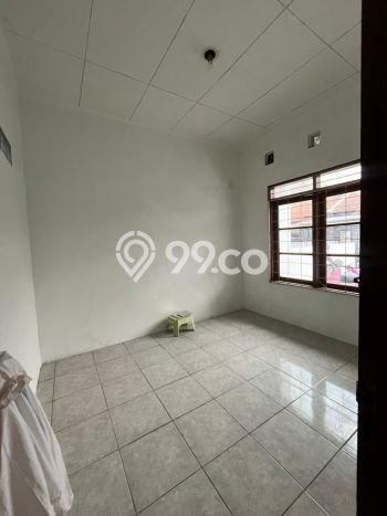 For Sale Rumah 3 Kamar Lokasi Strategis Nyaman dan Strategis di Taman Kopo Indah For Sale Rumah 3 Kamar Lokasi Strategis Nyaman dan Strategis di Taman Kopo Indah
