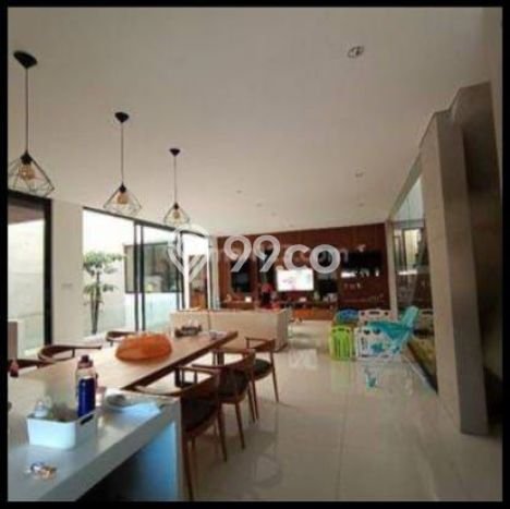 Rumah Mewah LB 450m2 Siap Pakai Desain Elegan di Garuda, Bandung Rumah Mewah LB 450m2 Siap Pakai Desain Elegan di Garuda, Bandung