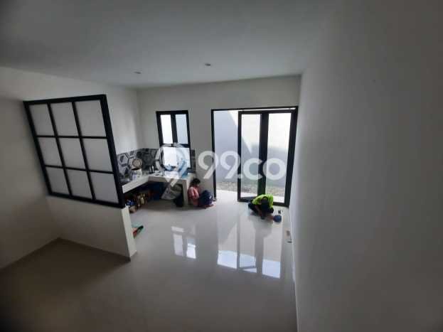 Rumah Siap Pakai di Taman Kopo Indah, Bandung, LT 80m² Bangunan 120m² Rumah Siap Pakai di Taman Kopo Indah, Bandung, LT 80m² Bangunan 120m²