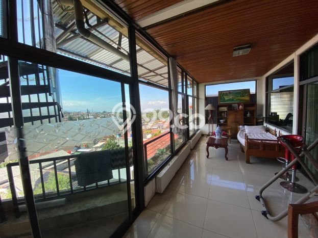 Jual Rumah Mewah Megah Dengan View Cantik di Setiabudi, Bandung Jual Rumah Mewah Megah Dengan View Cantik di Setiabudi, Bandung