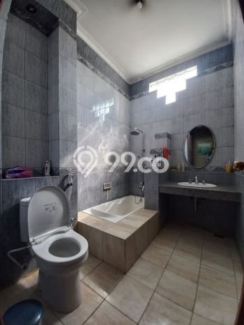 Ready to Use! Luxury House LT 673m2 Desain Elegan di Cipaganti Ready to Use! Luxury House LT 673m2 Desain Elegan di Cipaganti