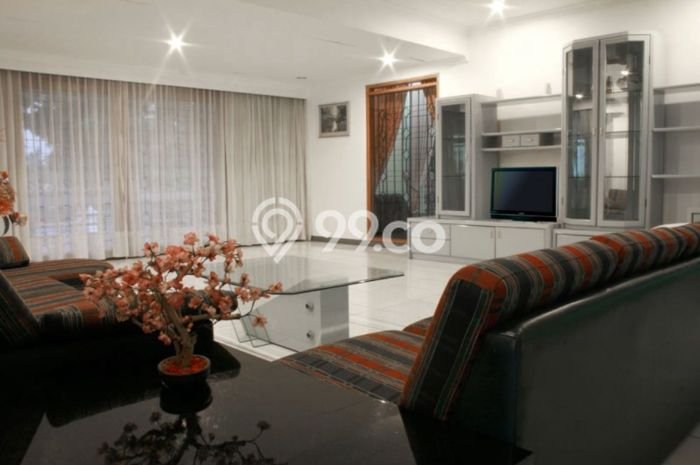 Rumah Elit LB 840m2 Siap Pakai Desain Elegan di Setiabudi, Bandung Rumah Elit LB 840m2 Siap Pakai Desain Elegan di Setiabudi, Bandung