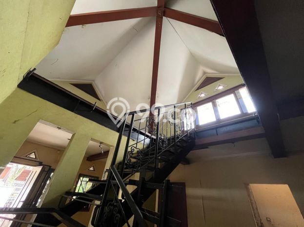 Dijual Rumah Luas Megah Dengan View Cantik di Gatot Subroto, Bandung Dijual Rumah Luas Megah Dengan View Cantik di Gatot Subroto, Bandung