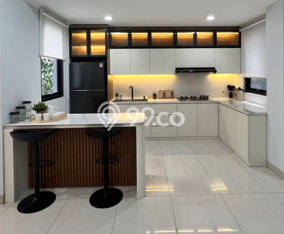 Rumah Mewah LB 280m2 Siap Pakai Desain Elegan di Setra Sari, Bandung Rumah Mewah LB 280m2 Siap Pakai Desain Elegan di Setra Sari, Bandung