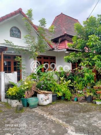 HUNIAN BERKELAS! Rumah Premium Ngaglik, Sleman, Luas Tanah 322m² Luas Bangunan 170m² HUNIAN BERKELAS! Rumah Premium Ngaglik, Sleman, Luas Tanah 322m² Luas Bangunan 170m²