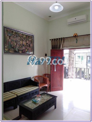 Rumah Mewah dengan Luas Tanah 126m² di Lingkungan Asri Jombang Kota, Jombang Rumah Mewah dengan Luas Tanah 126m² di Lingkungan Asri Jombang Kota, Jombang