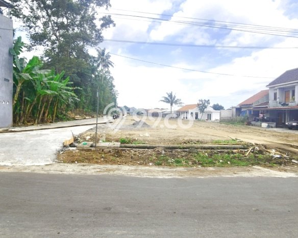 Tanah Siap Bangun Dijual di Yogyakarta Punya Luas 202m2 Tanah Siap Bangun Dijual di Yogyakarta Punya Luas 202m2