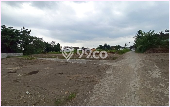 Tanah Dijual Area Strategis di Sleman Yogyakarta 356m2 Tanah Dijual Area Strategis di Sleman Yogyakarta 356m2