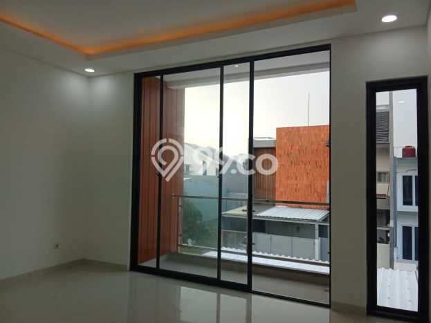 Dijual Rumah Luas Megah Dengan View Eksklusif di Semanan, Jakarta Barat Dijual Rumah Luas Megah Dengan View Eksklusif di Semanan, Jakarta Barat