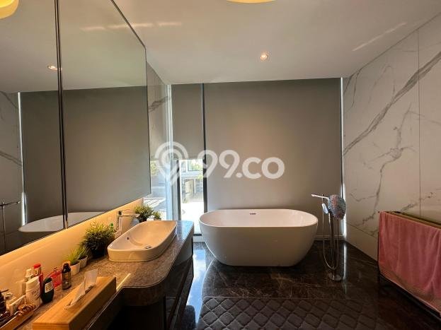 Dijual Rumah Luas Elegan Dengan View Eksklusif di BSD, Tangerang Dijual Rumah Luas Elegan Dengan View Eksklusif di BSD, Tangerang