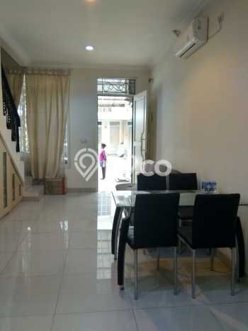 Rumah Luas Asri 2 KT Siap Huni di Green Lake City Jakarta Barat Rumah Luas Asri 2 KT Siap Huni di Green Lake City Jakarta Barat