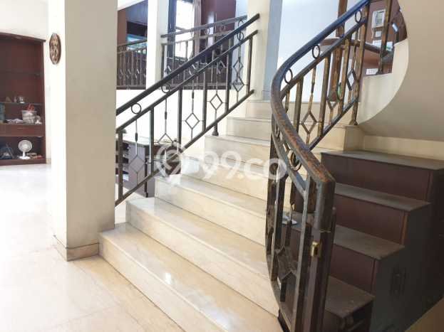 Dijual Rumah Luas Elegan Dengan View Cantik di Puri Indah, Jakarta Barat Dijual Rumah Luas Elegan Dengan View Cantik di Puri Indah, Jakarta Barat