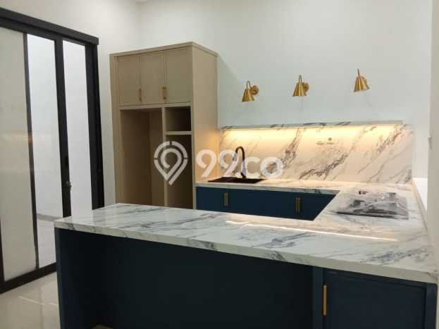 Dijual Rumah Luas Megah Dengan View Eksklusif di Semanan, Jakarta Barat Dijual Rumah Luas Megah Dengan View Eksklusif di Semanan, Jakarta Barat
