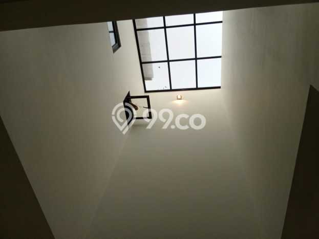 Dijual Rumah Luas Megah Dengan View Eksklusif di Semanan, Jakarta Barat Dijual Rumah Luas Megah Dengan View Eksklusif di Semanan, Jakarta Barat