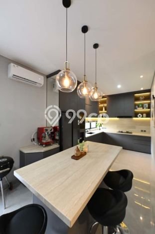 Rumah Mewah LB 250m2 Siap Pakai Desain Elegan di BSD City, Tangerang Rumah Mewah LB 250m2 Siap Pakai Desain Elegan di BSD City, Tangerang