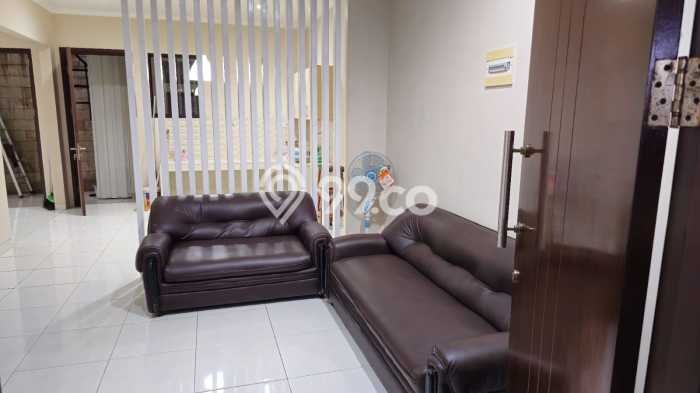 Rumah Eksklusif Dijual LT 112m2 di BSD, Tangerang Selatan Rumah Eksklusif Dijual LT 112m2 di BSD, Tangerang Selatan