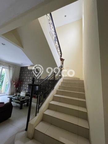 Hunian Elit LB 300m2 Siap Pakai Desain Elegan di Modernland, Tangerang Hunian Elit LB 300m2 Siap Pakai Desain Elegan di Modernland, Tangerang