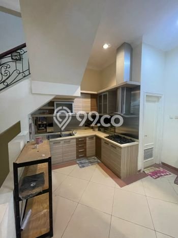 Disewakan! Rumah 3 Kamar Tidur &
3 Kamar Mandi di Pantai Indah Kapuk, Jakarta Utara Disewakan! Rumah 3 Kamar Tidur &
3 Kamar Mandi di Pantai Indah Kapuk, Jakarta Utara