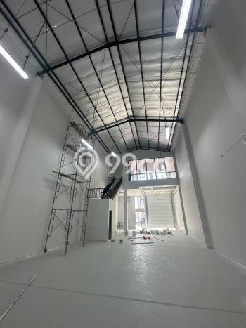 Disewakan Gudang Area Komersial Kawasan , Luas 400m2m², Siap Operasi Disewakan Gudang Area Komersial Kawasan , Luas 400m2m², Siap Operasi