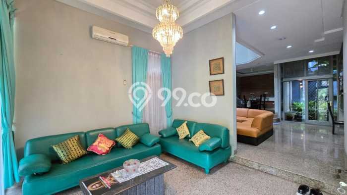 Disewakan! Rumah 3 Kamar Tidur &
3 Kamar Mandi di Pantai Mutiara, Jakarta Utara Disewakan! Rumah 3 Kamar Tidur &
3 Kamar Mandi di Pantai Mutiara, Jakarta Utara