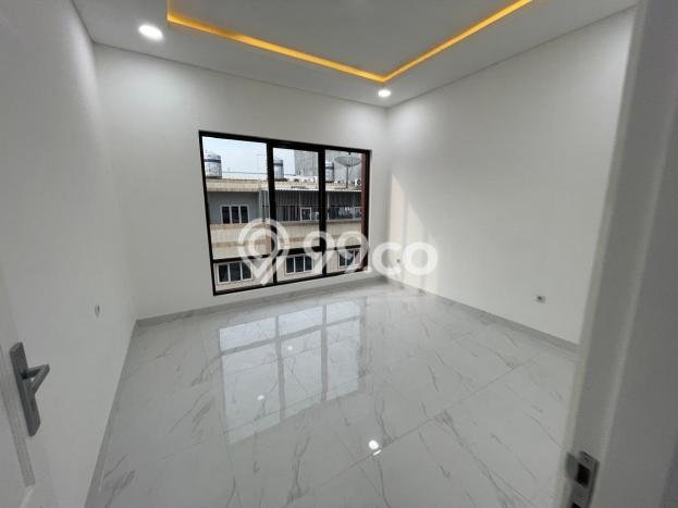 Ruko Dijual di Prime Area Jakarta Barat Luas 256m2 Ruko Dijual di Prime Area Jakarta Barat Luas 256m2
