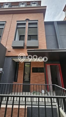 Ruko Dijual di Jakarta Utara LT 120m2 & LB 540m2 Lokasi Terbaik! Ruko Dijual di Jakarta Utara LT 120m2 & LB 540m2 Lokasi Terbaik!