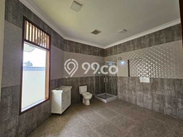 Rumah Bagus area Puri Indah, Jakarta Barat, Luas Tanah 360m², Luas Bangunan 430m² Rumah Bagus area Puri Indah, Jakarta Barat, Luas Tanah 360m², Luas Bangunan 430m²