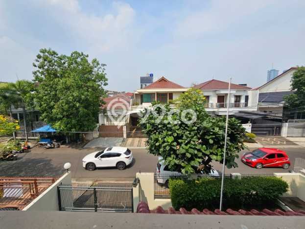 Rumah Bagus area Puri Indah, Jakarta Barat, Luas Tanah 360m², Luas Bangunan 430m² Rumah Bagus area Puri Indah, Jakarta Barat, Luas Tanah 360m², Luas Bangunan 430m²