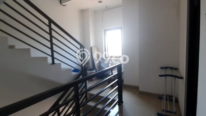 Ruko Usaha Dijual di Palmerah Jakarta Barat LT 61m2 & LB 264m2 Ruko Usaha Dijual di Palmerah Jakarta Barat LT 61m2 & LB 264m2