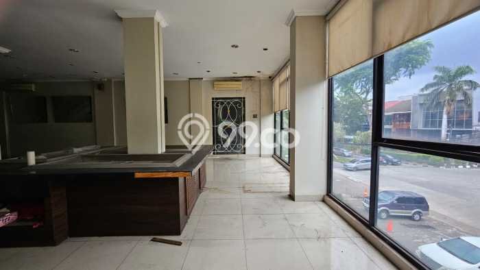 Untuk Dijual Ruko di Kebon Jeruk Jakarta Barat LT 124m2 / LB 295m2 Untuk Dijual Ruko di Kebon Jeruk Jakarta Barat LT 124m2 / LB 295m2