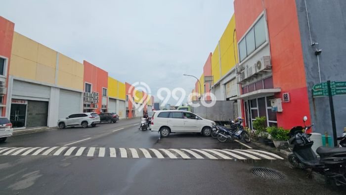Gudang Komersial Disewakan di Cengkareng Jakarta Barat Luas 291m2 Gudang Komersial Disewakan di Cengkareng Jakarta Barat Luas 291m2
