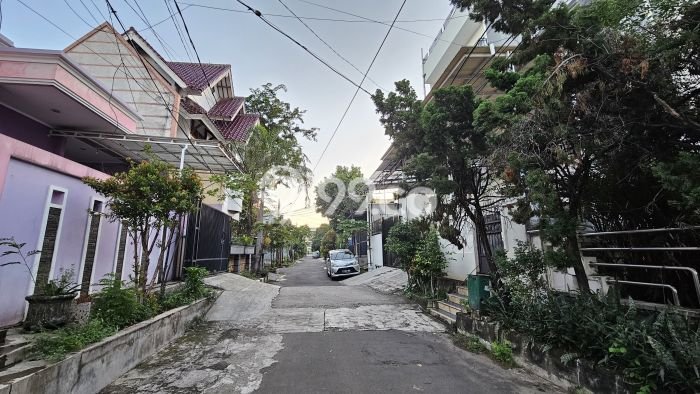 Hunian Cantik Modern Lb 195m2 di Kebon Jeruk, Jakarta Barat Hunian Cantik Modern Lb 195m2 di Kebon Jeruk, Jakarta Barat