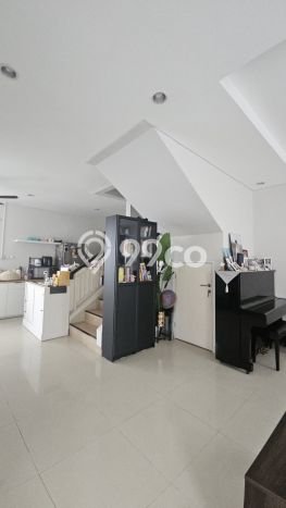 Rumah Elit Modern Tanpa Renovasi di Ulujami Jakarta Selatan Rumah Elit Modern Tanpa Renovasi di Ulujami Jakarta Selatan