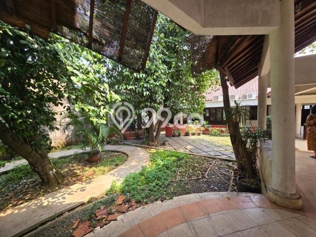 Rumah Elit LB 400m2 Siap Huni Desain Elegan di Pejaten, Jakarta Selatan Rumah Elit LB 400m2 Siap Huni Desain Elegan di Pejaten, Jakarta Selatan
