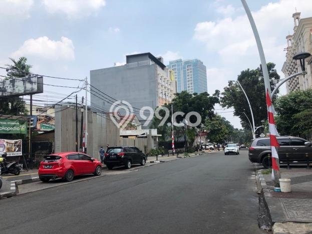 LOKASI STRATEGIS! Ruko di Kebayoran Baru, Luas 630m2m², Keramaian Terjamin LOKASI STRATEGIS! Ruko di Kebayoran Baru, Luas 630m2m², Keramaian Terjamin
