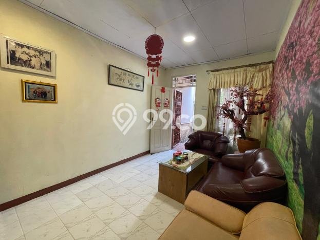 Rumah Modern 5 KT di Graha Raya Tangerang Selatan Semi Furnished Rumah Modern 5 KT di Graha Raya Tangerang Selatan Semi Furnished