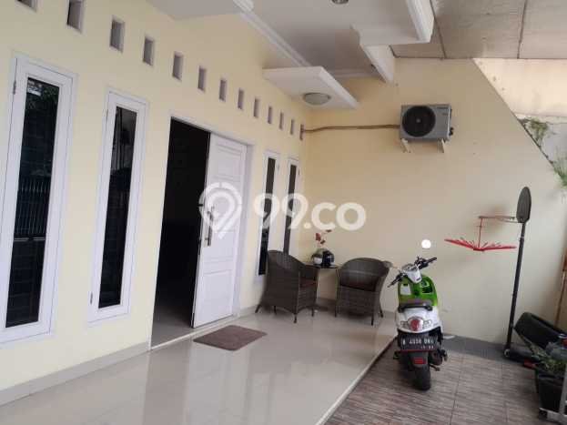 Rumah Luas Asri 4 KT Siap Huni di Joglo Jakarta Barat Rumah Luas Asri 4 KT Siap Huni di Joglo Jakarta Barat