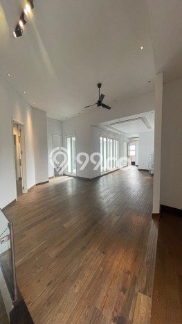 Siap Huni Rumah Mewah 5 Kamar di Kebayoran Lama Dekat ke Mana Pun Siap Huni Rumah Mewah 5 Kamar di Kebayoran Lama Dekat ke Mana Pun