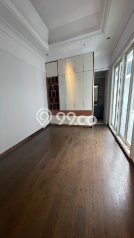 Siap Huni Rumah Mewah 5 Kamar di Kebayoran Lama Dekat ke Mana Pun Siap Huni Rumah Mewah 5 Kamar di Kebayoran Lama Dekat ke Mana Pun